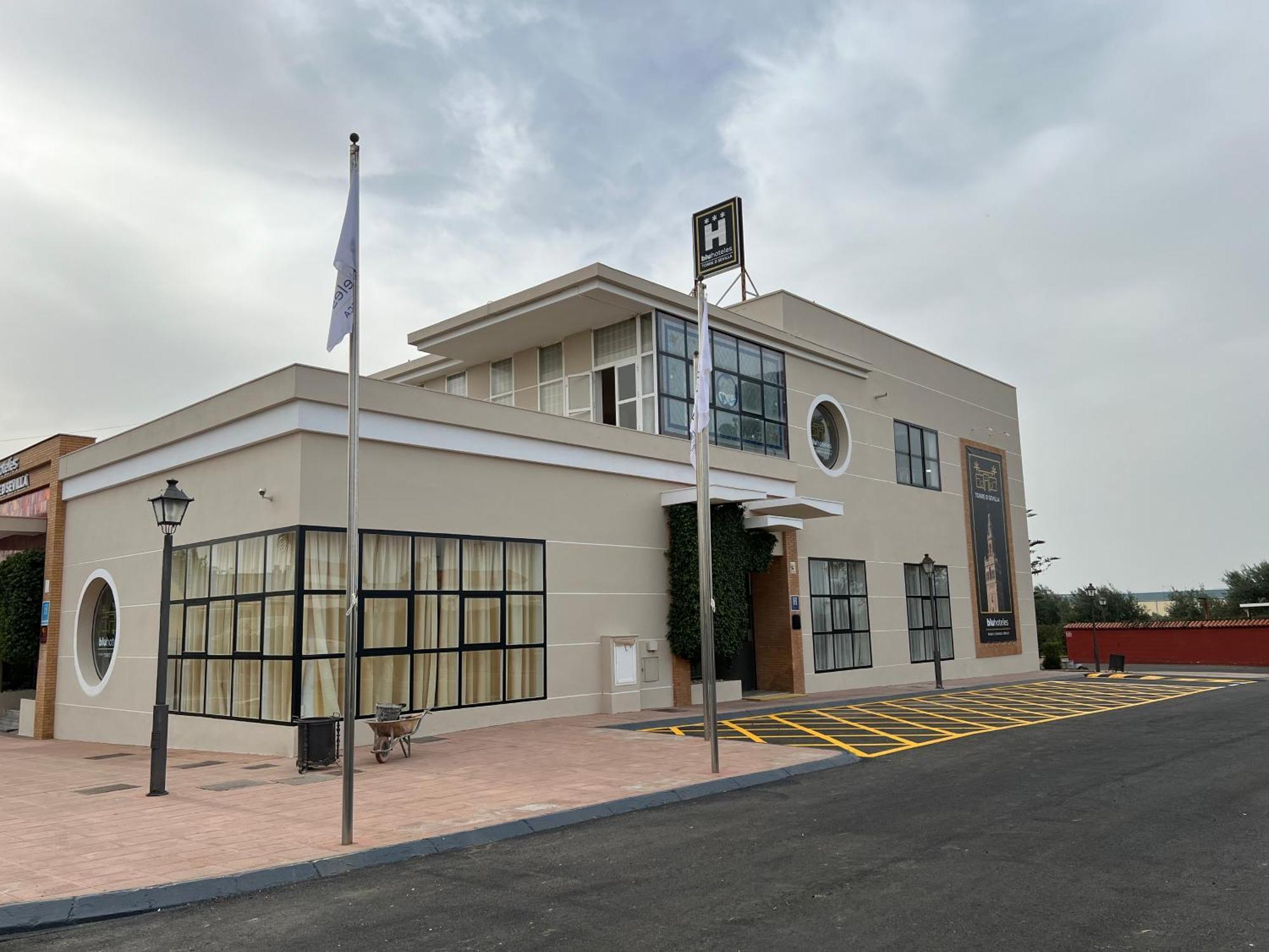 Hospedium Hotel Blu Torre De Sevilla تورّي ذي لا رينا المظهر الخارجي الصورة