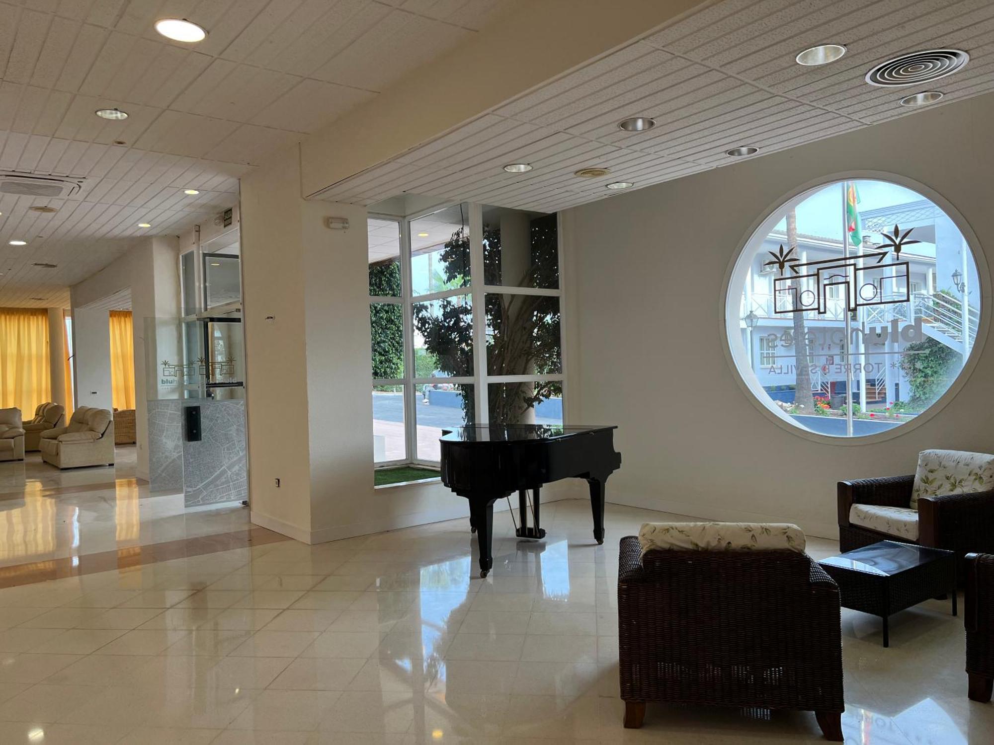 Hospedium Hotel Blu Torre De Sevilla تورّي ذي لا رينا المظهر الخارجي الصورة