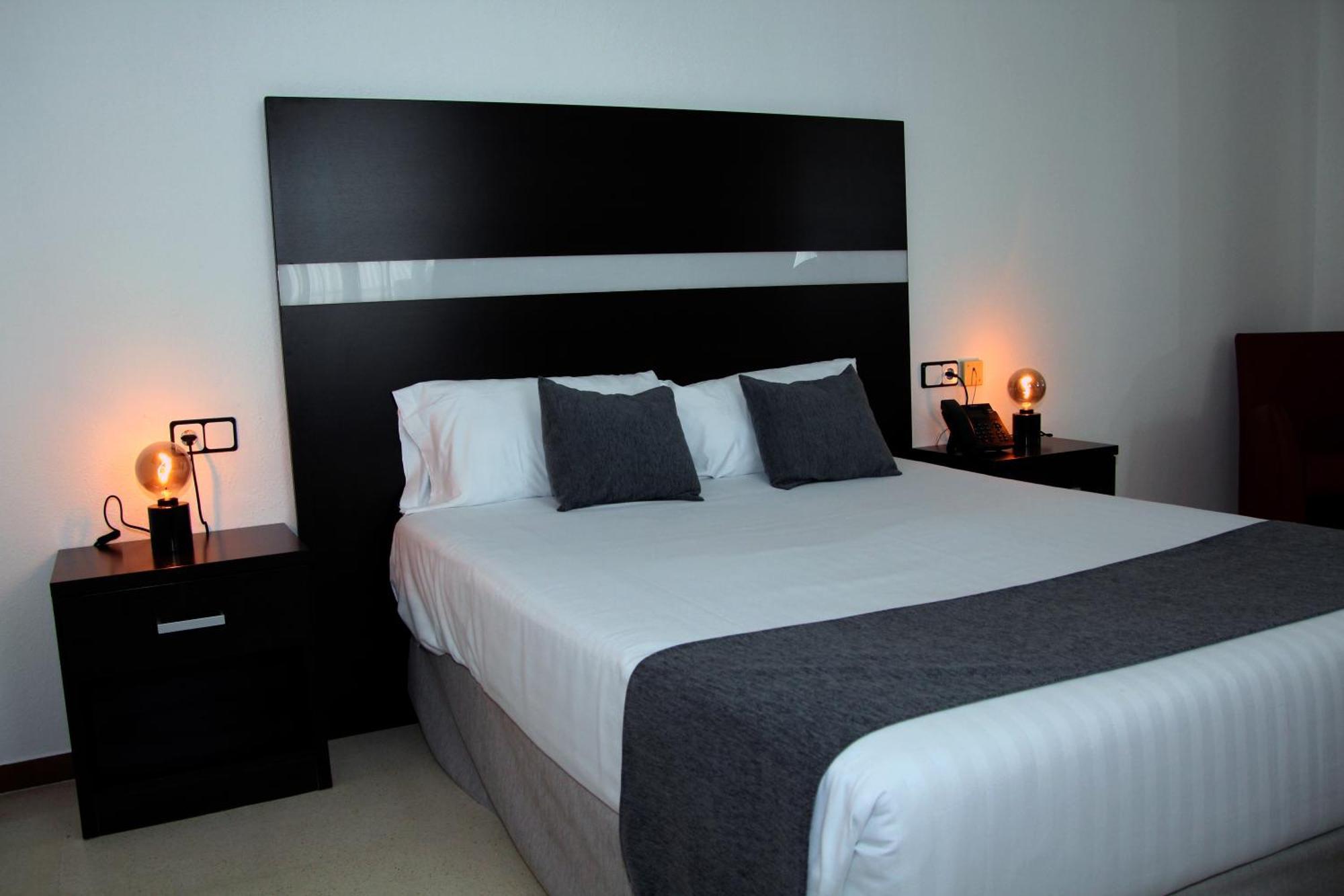 Hospedium Hotel Blu Torre De Sevilla تورّي ذي لا رينا المظهر الخارجي الصورة
